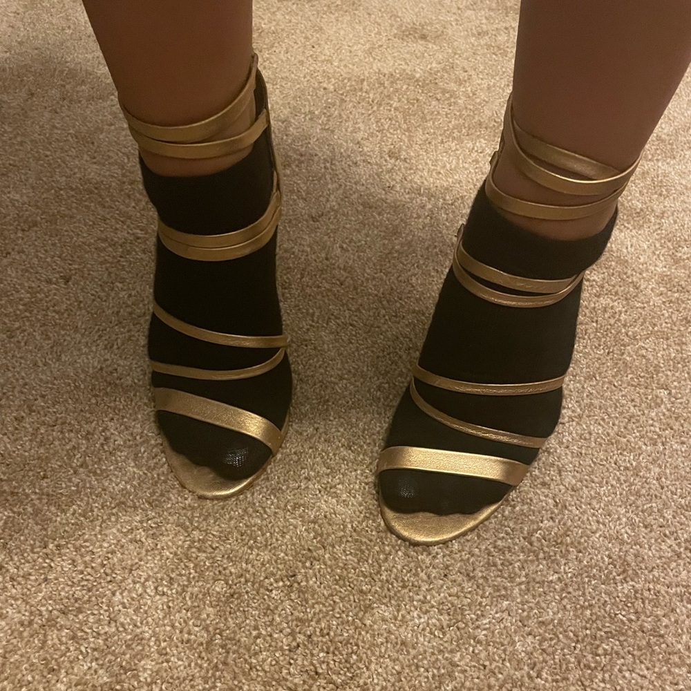 Gold strap 4’ heels